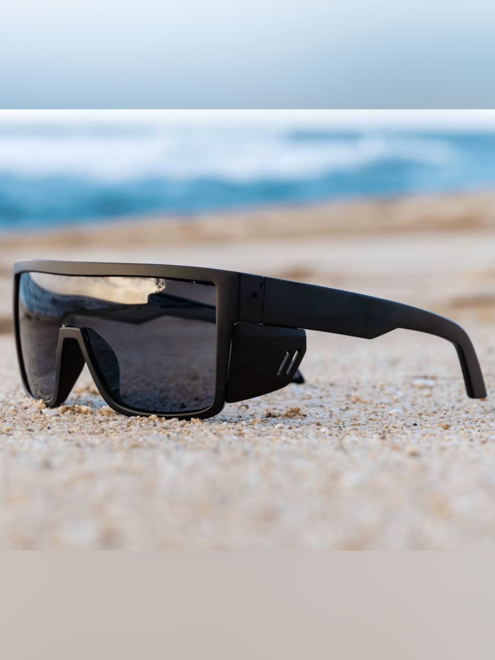 Smart Black Audio Sunglasses with Built-in Speakers